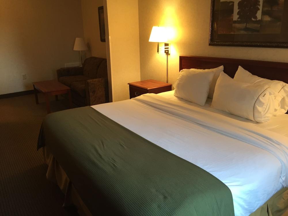 אמפוריה Comfort Inn & Suites מראה חיצוני תמונה