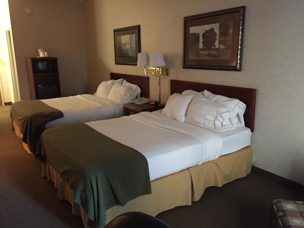 אמפוריה Comfort Inn & Suites מראה חיצוני תמונה