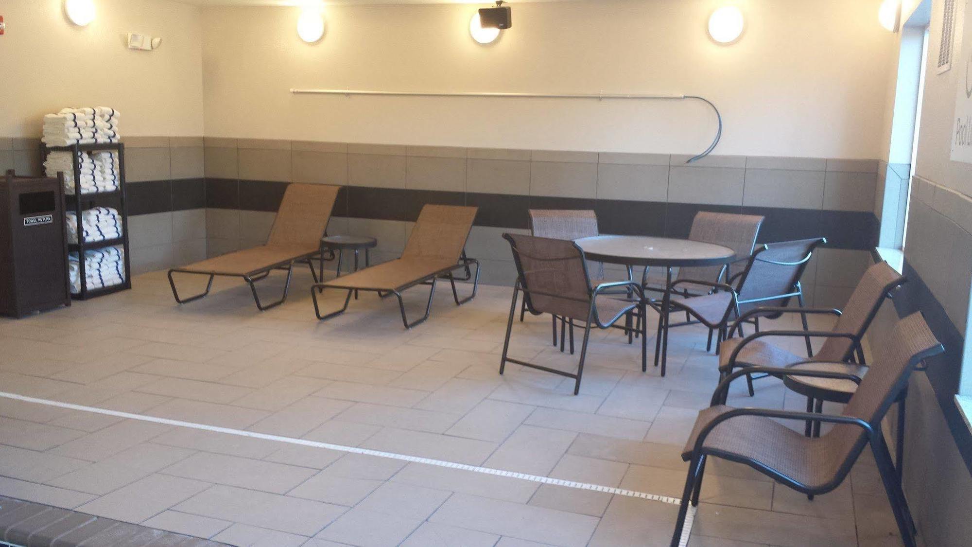 אמפוריה Comfort Inn & Suites מראה חיצוני תמונה
